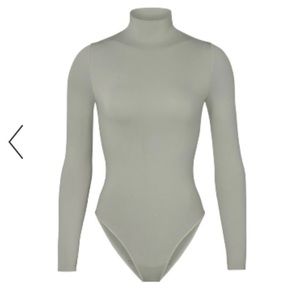 SKIMS Essential Mock Neck Bodysuit S/M NEW